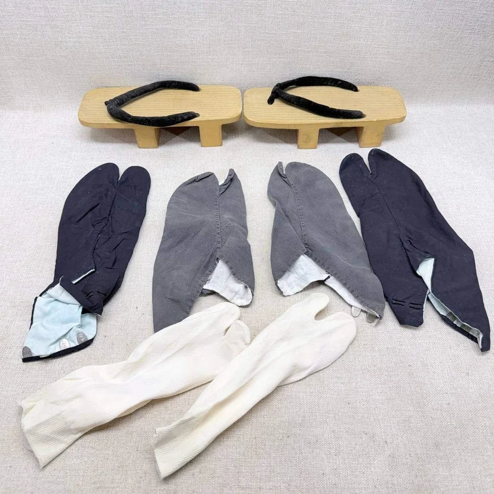 Vintage Japanese Geta Wooden Sandals 10in and Tabi Socks Set 28cm Made in Japan